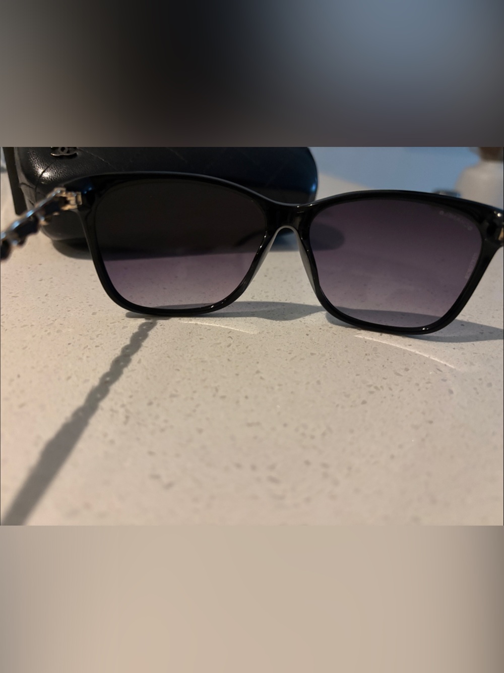 CHANEL Sunglasses with Quilted Leather Case - Picture 5 of 13